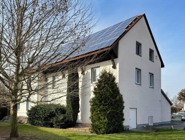 Objekt: Selbstnutzung und/oder Kapitalanlage: Gewerbe und Wohnen auf großem Grundstück in Giesen, OT Hasede