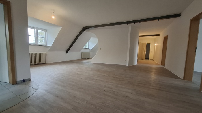 Objekt: Attraktive Bürofläche   -Loft Ambiente im Dachgeschoss-