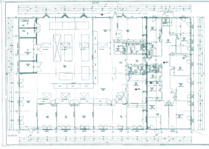 Objekt: Neuwertiger Gewerbekomplex mit Halle + Büros