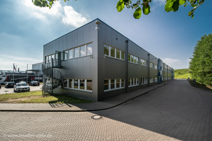 Immobilie: Produktions-/Lager und Büroflächen im TecCenter