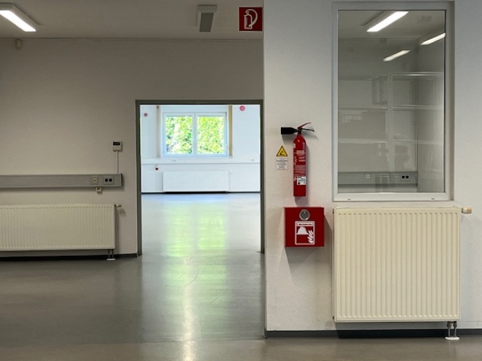Immobilie: Moderne Produktions- und Lagerhalle mit Bürotrakt am Hildesheimer Flughafen