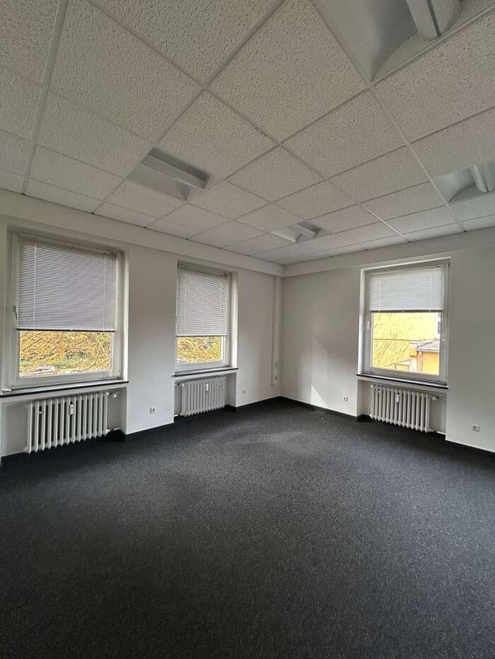 Objekt: Flexible Gewerbefläche über zwei Ebenen in Hildesheim - auch einzeln mietbar