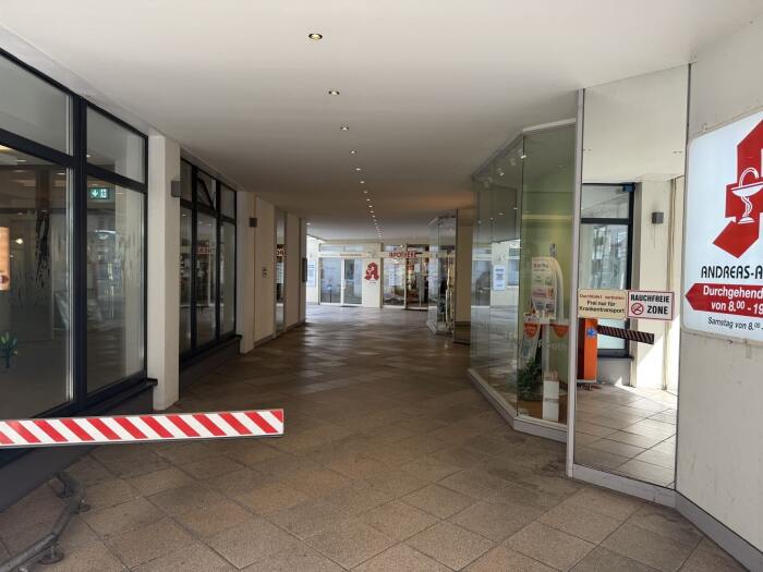 Objekt: Hildesheim-City: Großes Ärzte- und Bürohaus mit vermieteten und  freien Praxen