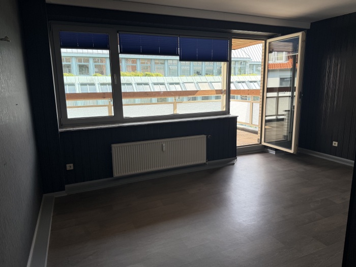 Objekt: Repräsentative Büro- oder Praxisfläche mit Aufzug und zwei Loggien in bester Innenstadtlage von Hildesheim