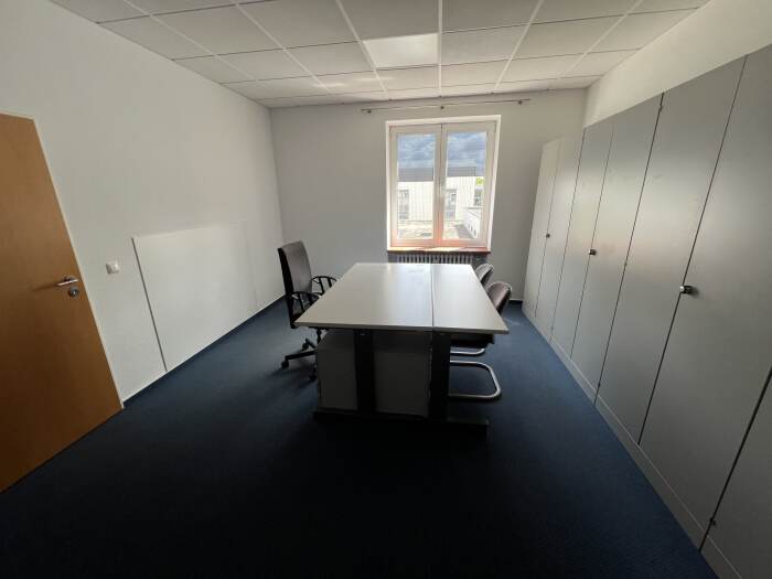 Immobilie: Büros zur Miete: von 208 m² bis 1.011 m²